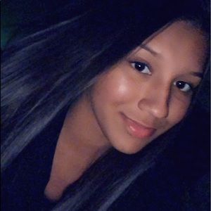 Meet your Posher, Joelle